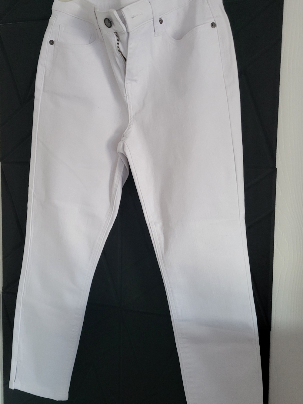 Women’s White Slim Fit Jeans - Classic Clean Style